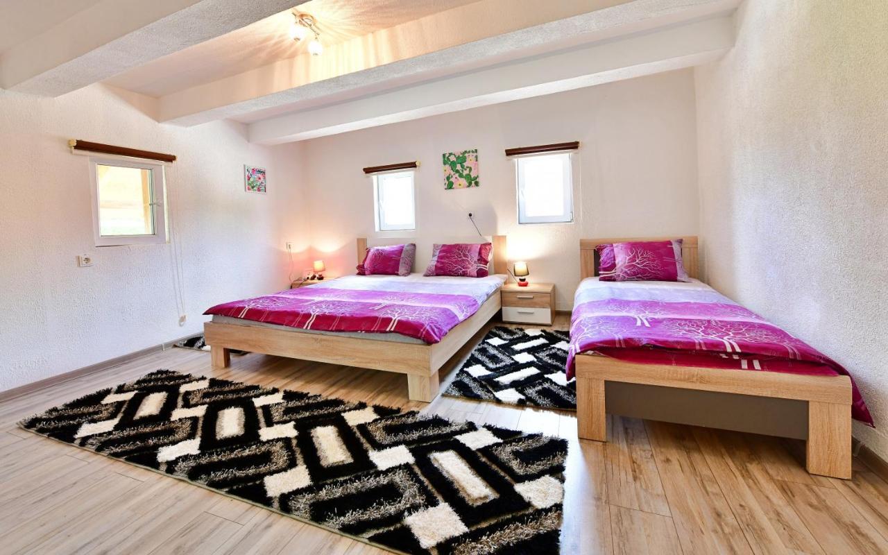 House Luna Раковица Екстериор снимка