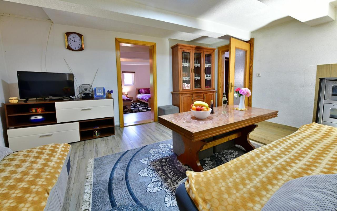 House Luna Раковица Екстериор снимка